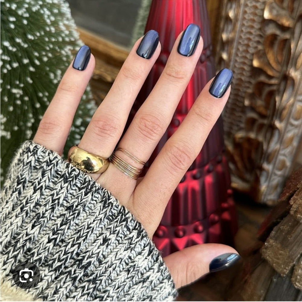 Olive and June - midnight velvet press on nails